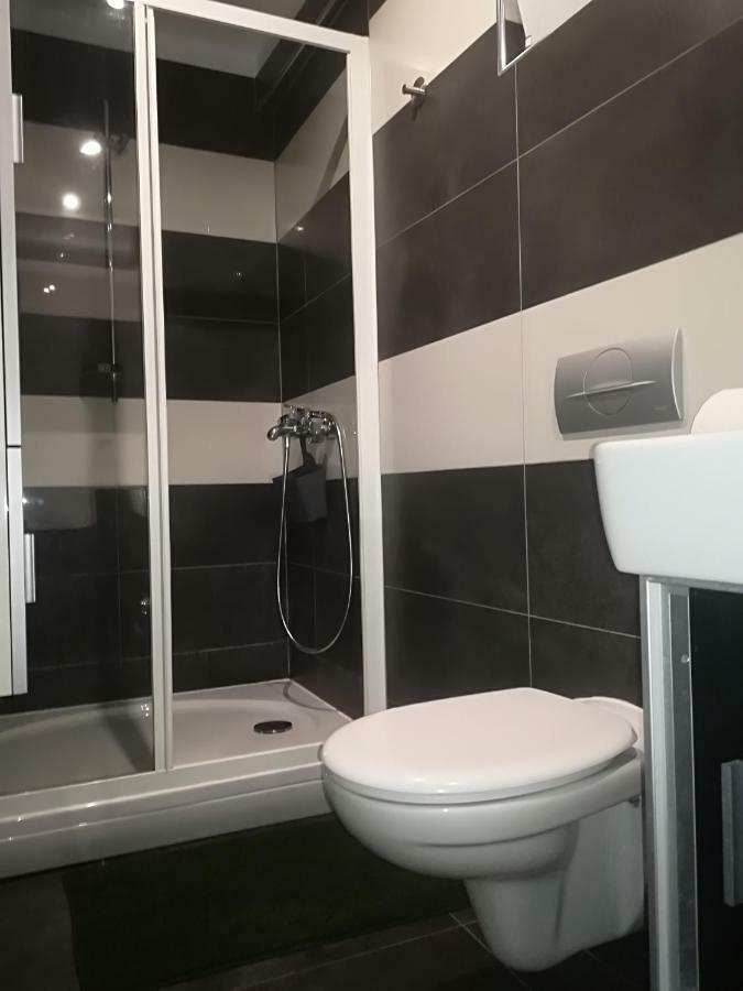 Apartman Brzovic โอมิช ภายนอก รูปภาพ